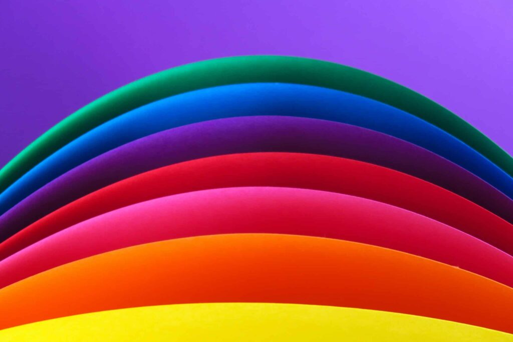 Colors of the rainbow on a curve